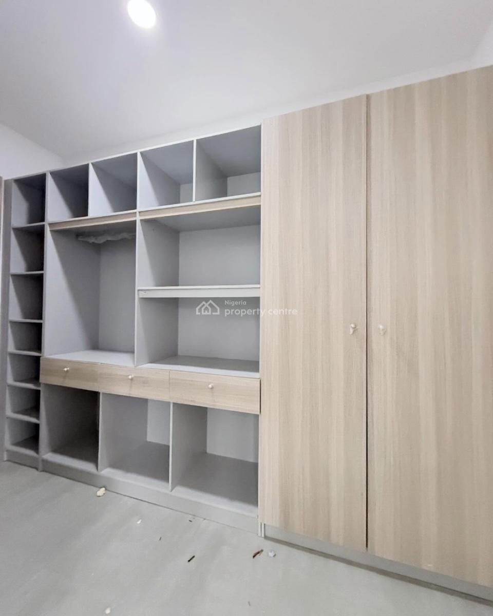 Well Built 2 Bedroom Apartment with Bq & Pool, 2. Bedroom Apartment for Rent, Lekki Phase 1, Lekki, Lagos, House for Rent