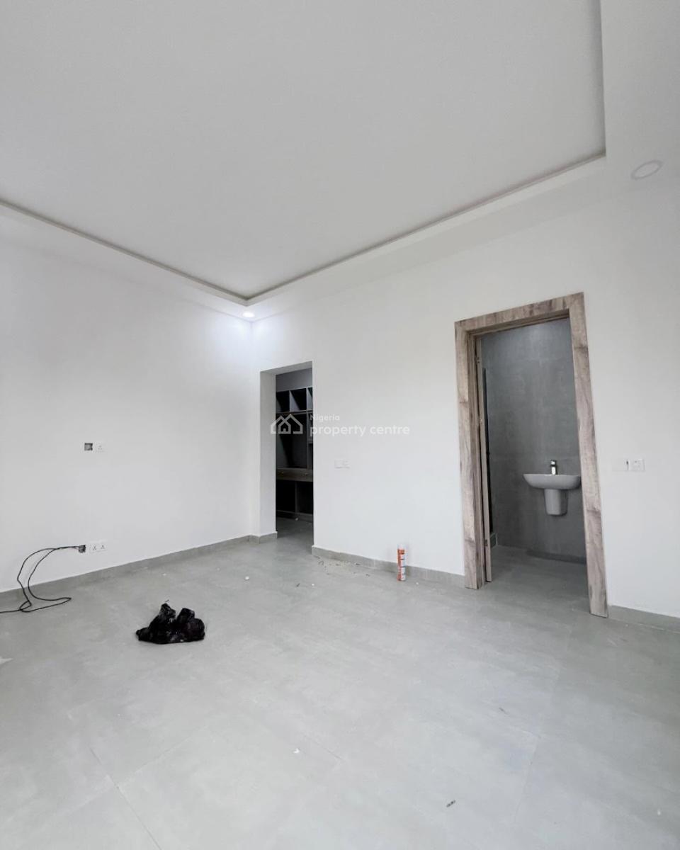 Well Built 2 Bedroom Apartment with Bq & Pool, 2. Bedroom Apartment for Rent, Lekki Phase 1, Lekki, Lagos, House for Rent