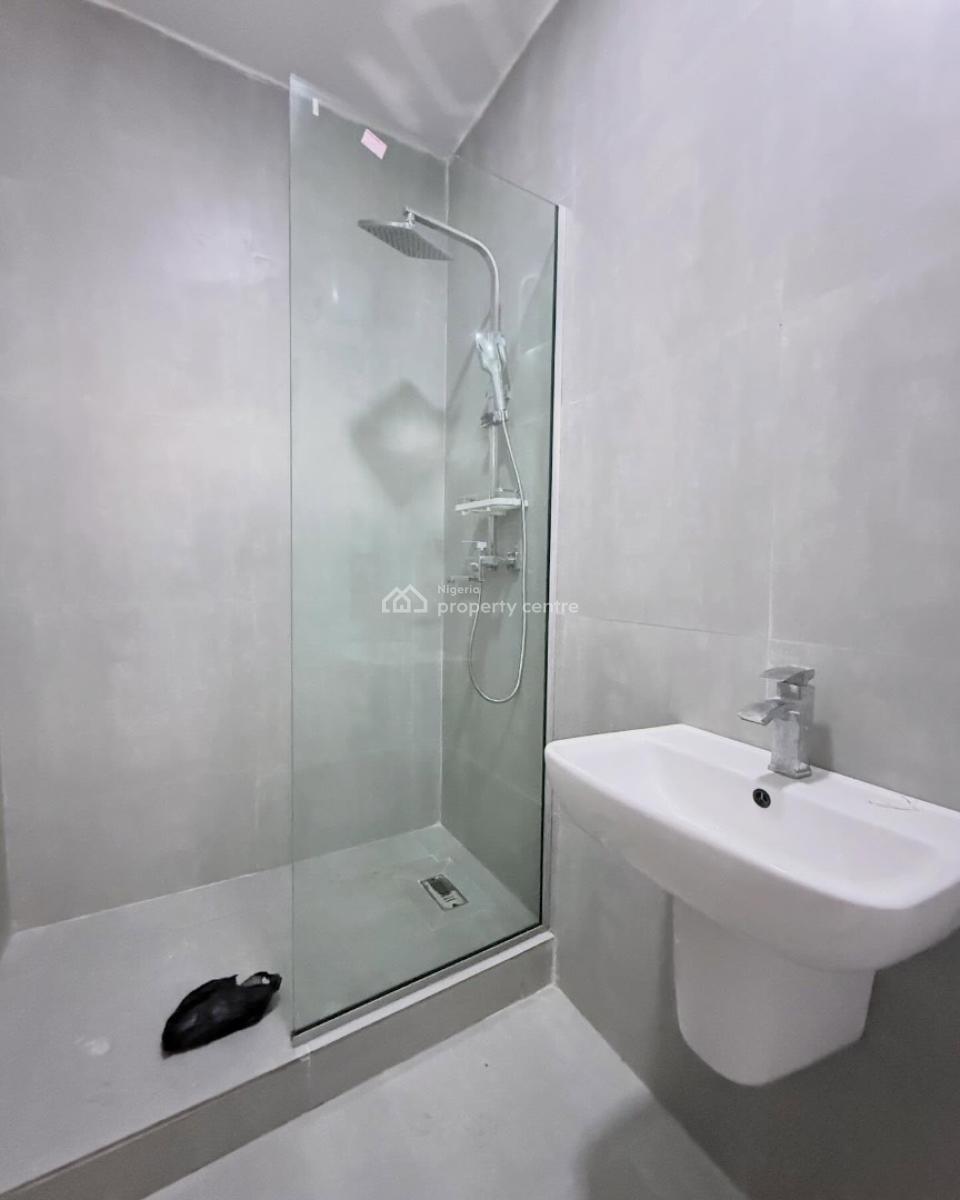 Well Built 2 Bedroom Apartment with Bq & Pool, 2. Bedroom Apartment for Rent, Lekki Phase 1, Lekki, Lagos, House for Rent