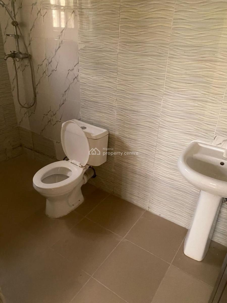 Luxury 3 Bedrooms Bungalow in an Estate, Gaduwa, Abuja, Detached Bungalow for Rent