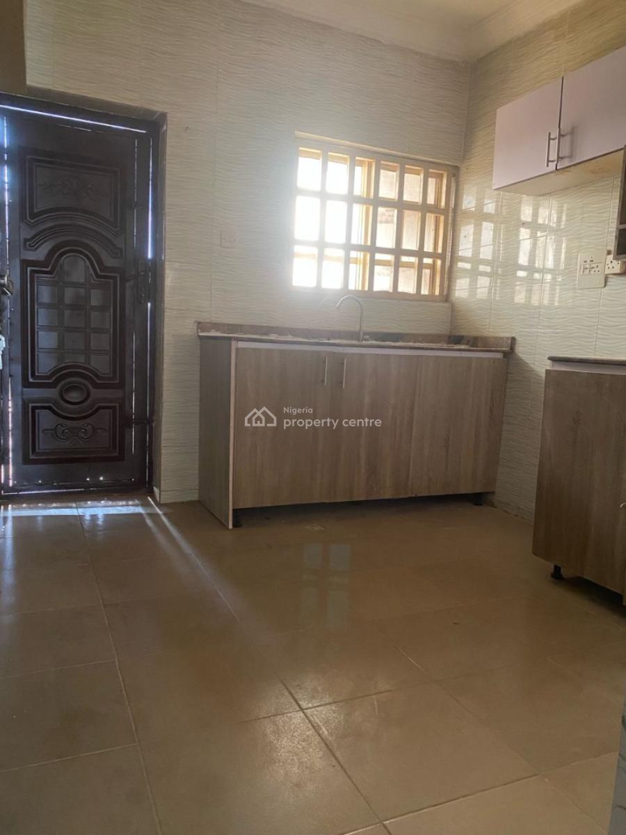 Luxury 3 Bedrooms Bungalow in an Estate, Gaduwa, Abuja, Detached Bungalow for Rent