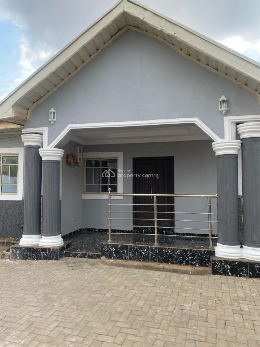Luxury 3 Bedrooms Bungalow in an Estate, Gaduwa, Abuja, Detached Bungalow for Rent