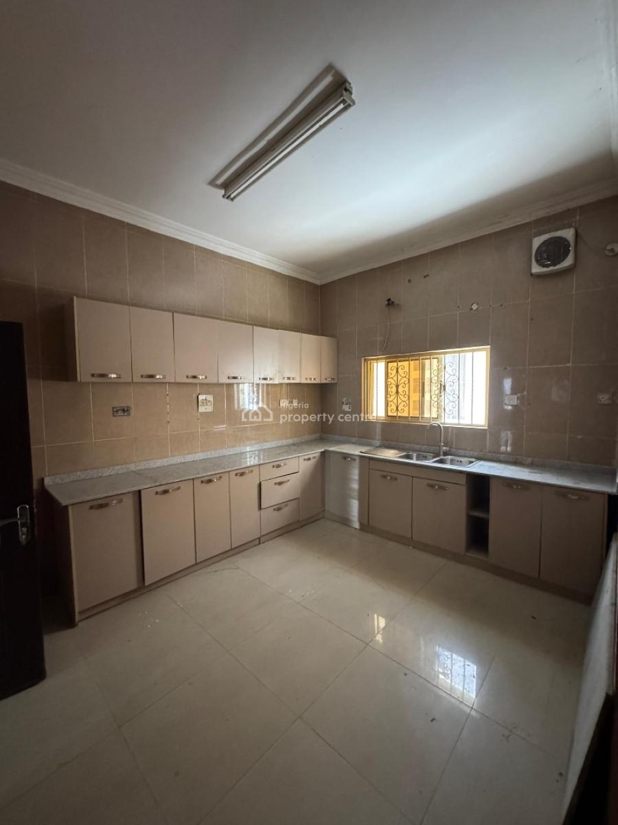 4-bedroom Semi-detached Duplex with Bq, Lekki Phase 1, Lekki, Lagos, Semi-detached Duplex for Rent