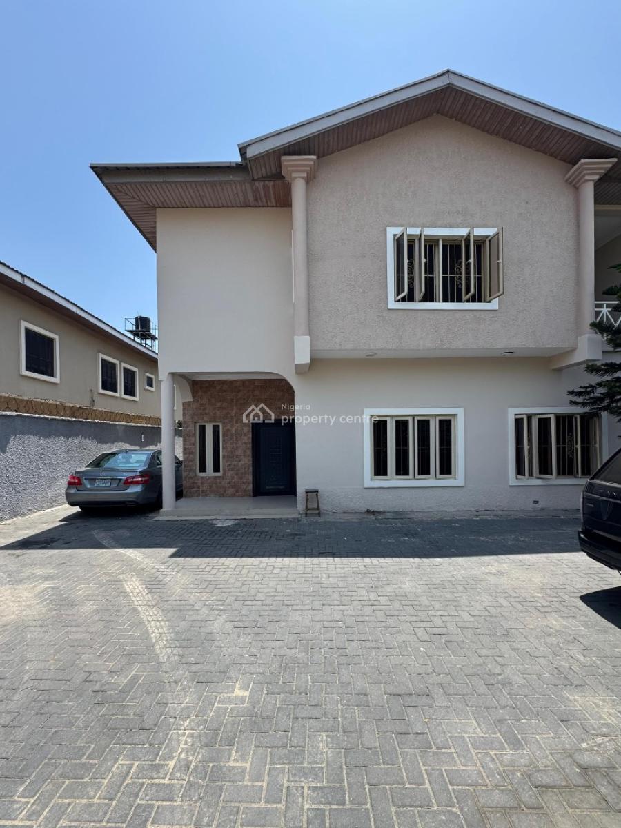 4-bedroom Semi-detached Duplex with Bq, Lekki Phase 1, Lekki, Lagos, Semi-detached Duplex for Rent