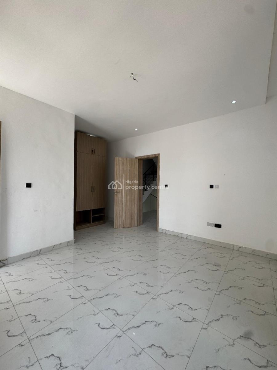 Fully Serviced and Spacious 4 Bedroom Duplex with Bq on 2 Floors, Orchid Road Laxis, Lekki, Lagos, Detached Duplex for Sale