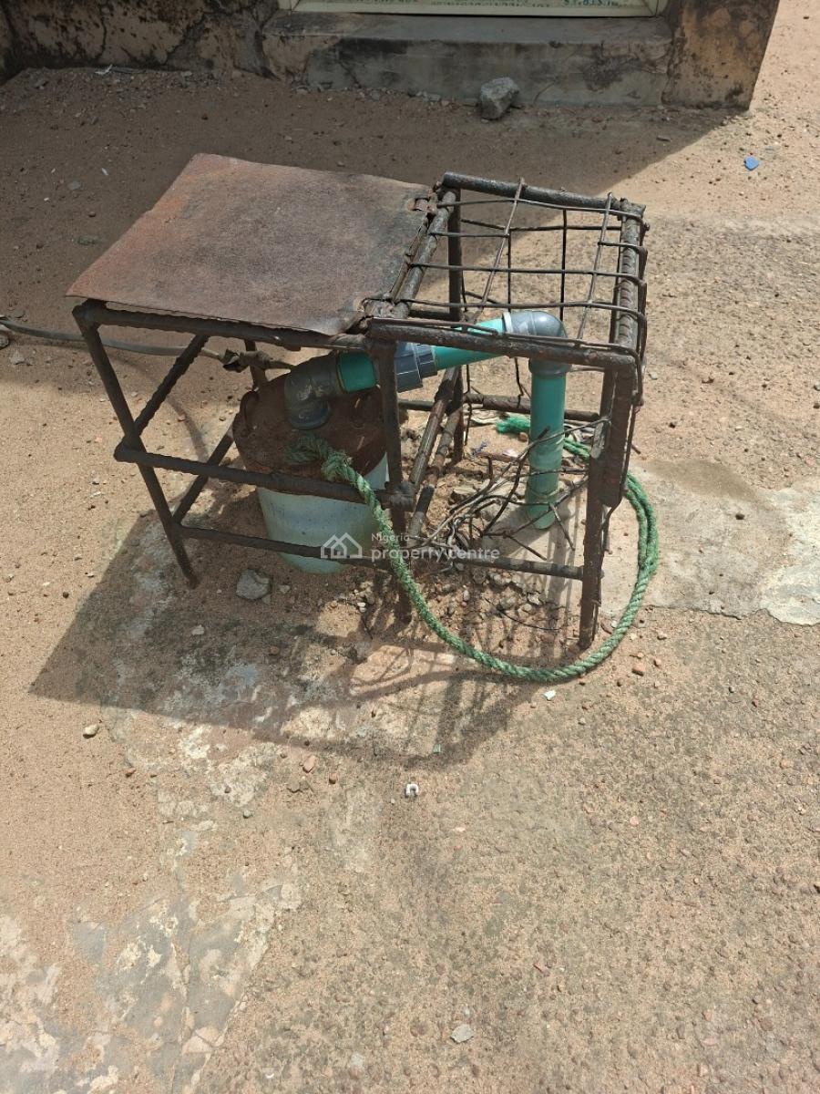 Block of 7 Flats on 669.472 Square Meters, Off Idimu Road, Ejigbo, Lagos, Block of Flats for Sale