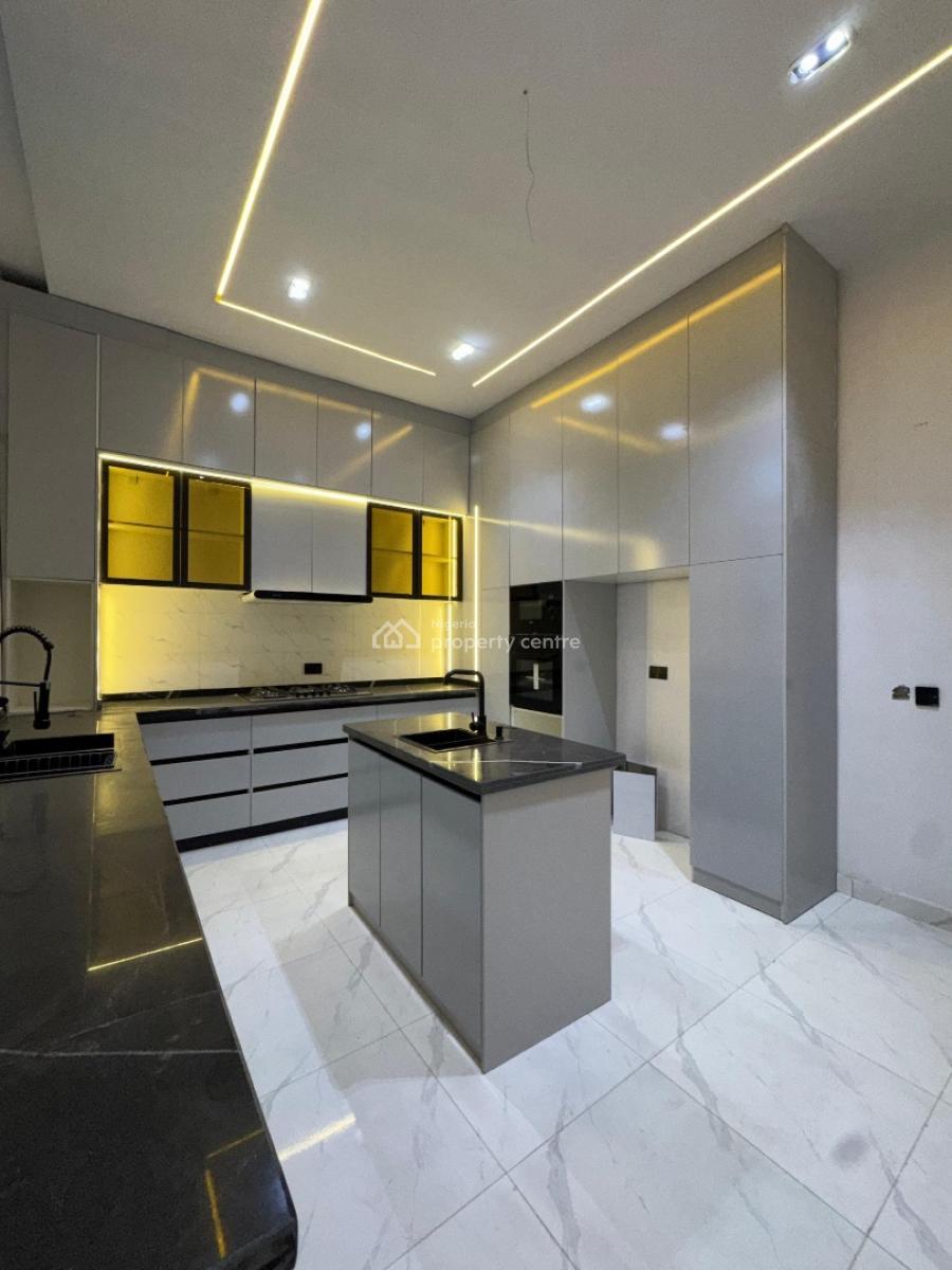 Self Serviced  Luxury 5  Bedroom Duplex with a Pool, Ikota, Lekki, Lagos, Detached Duplex for Sale