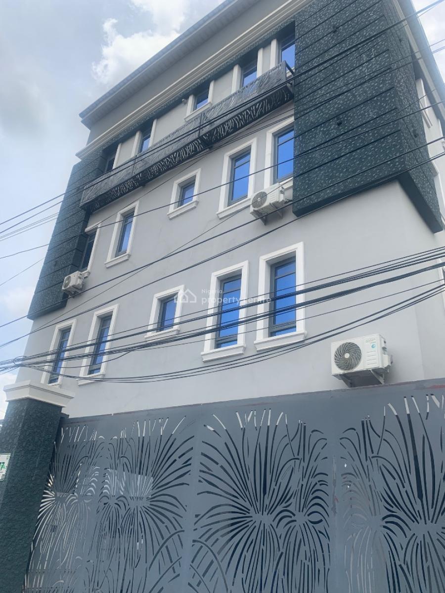 Magnificent One Unit of 4 Bedroom Apartment, Ikeja Gra, Ikeja, Lagos, Flat / Apartment for Sale