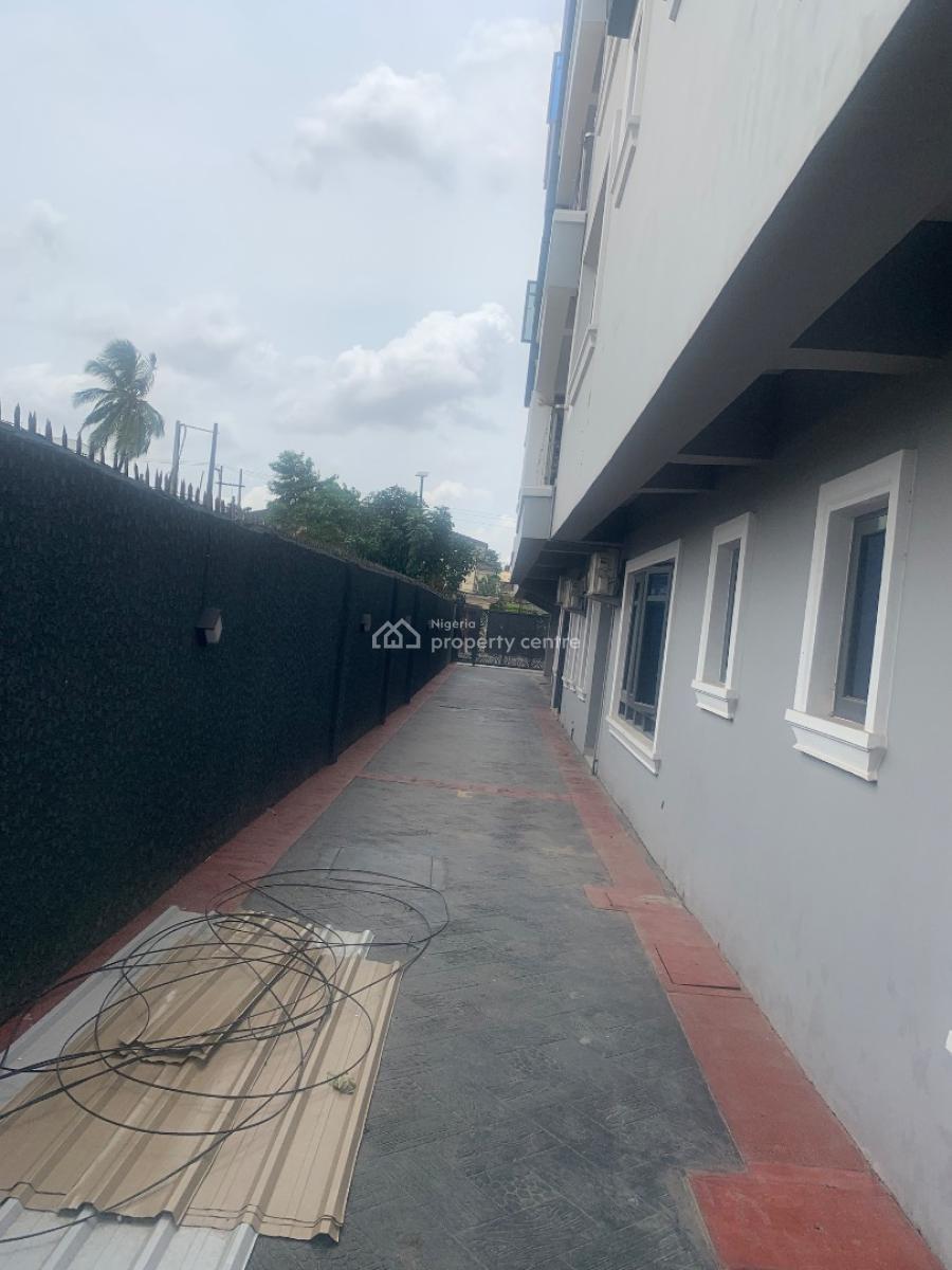 Magnificent One Unit of 4 Bedroom Apartment, Ikeja Gra, Ikeja, Lagos, Flat / Apartment for Sale