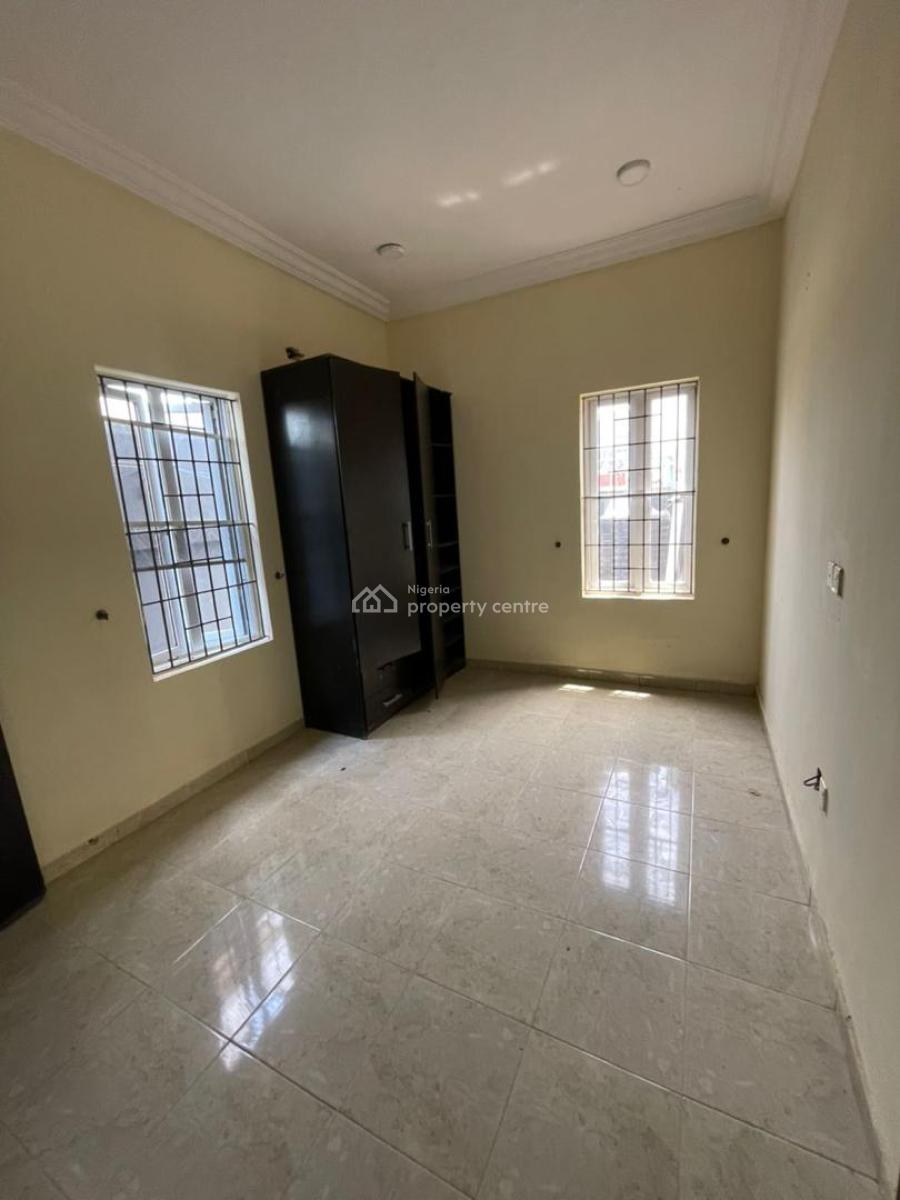 Luxury Well-renovated 2 Bedroom Apartment, Lekki Phase 1, Lekki, Lagos, Flat / Apartment for Rent