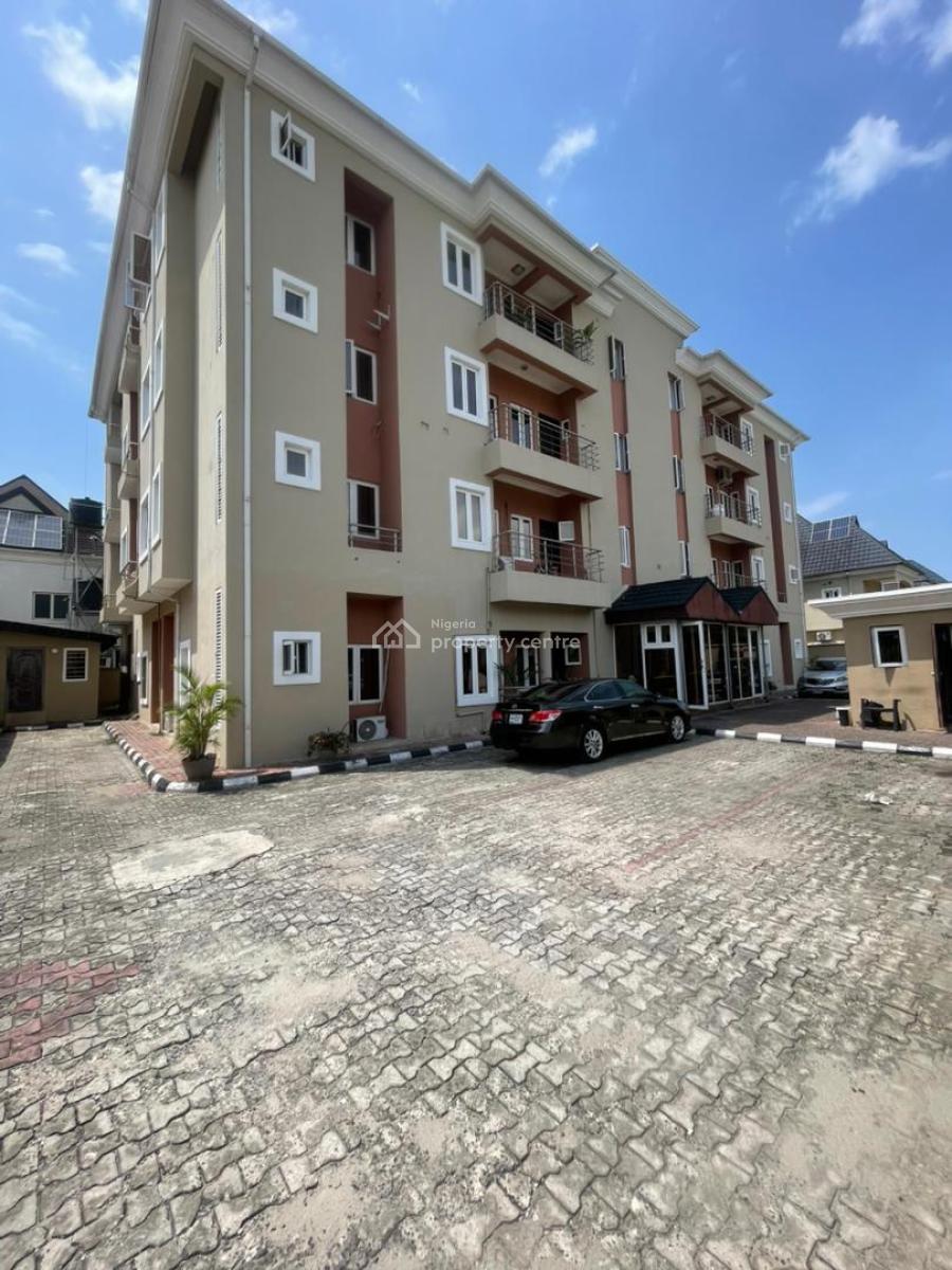 Serviced 3 Bedroom En-suite Flat with Fitted Kitchen Heat Extractor/ca, Lekki Phase 1, Lekki, Lagos, Flat / Apartment for Rent