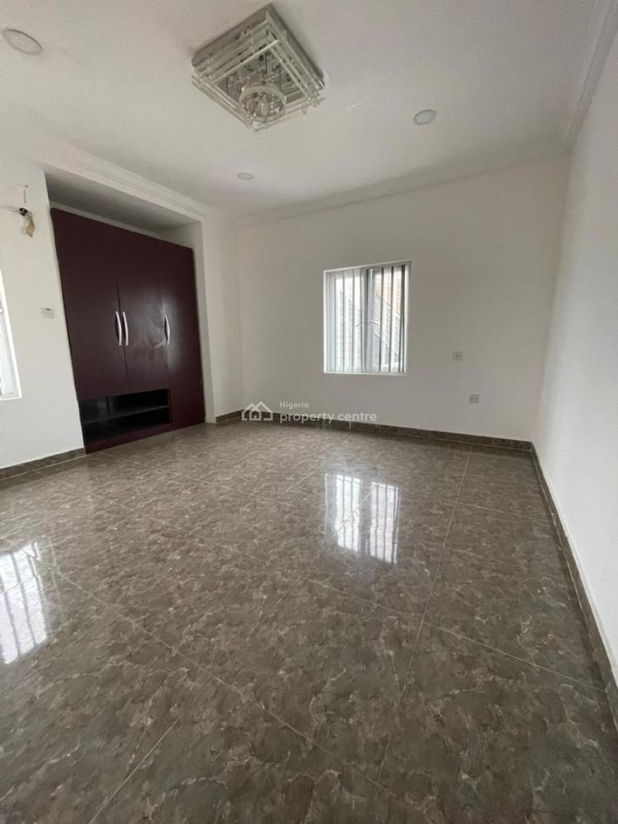 Serviced 3 Bedroom En-suite Flat with Fitted Kitchen Heat Extractor/ca, Lekki Phase 1, Lekki, Lagos, Flat / Apartment for Rent