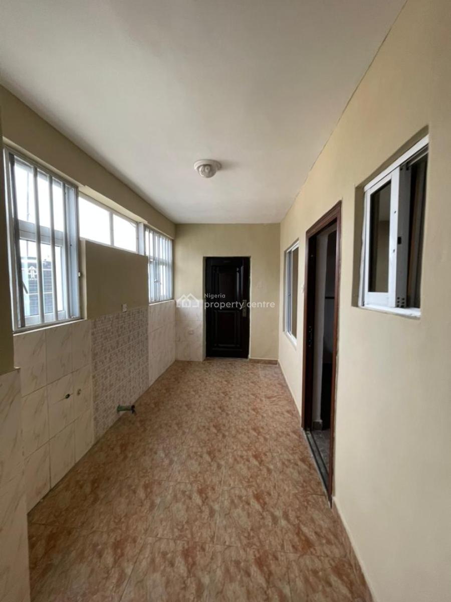 Serviced 3 Bedroom En-suite Flat with Fitted Kitchen Heat Extractor/ca, Lekki Phase 1, Lekki, Lagos, Flat / Apartment for Rent