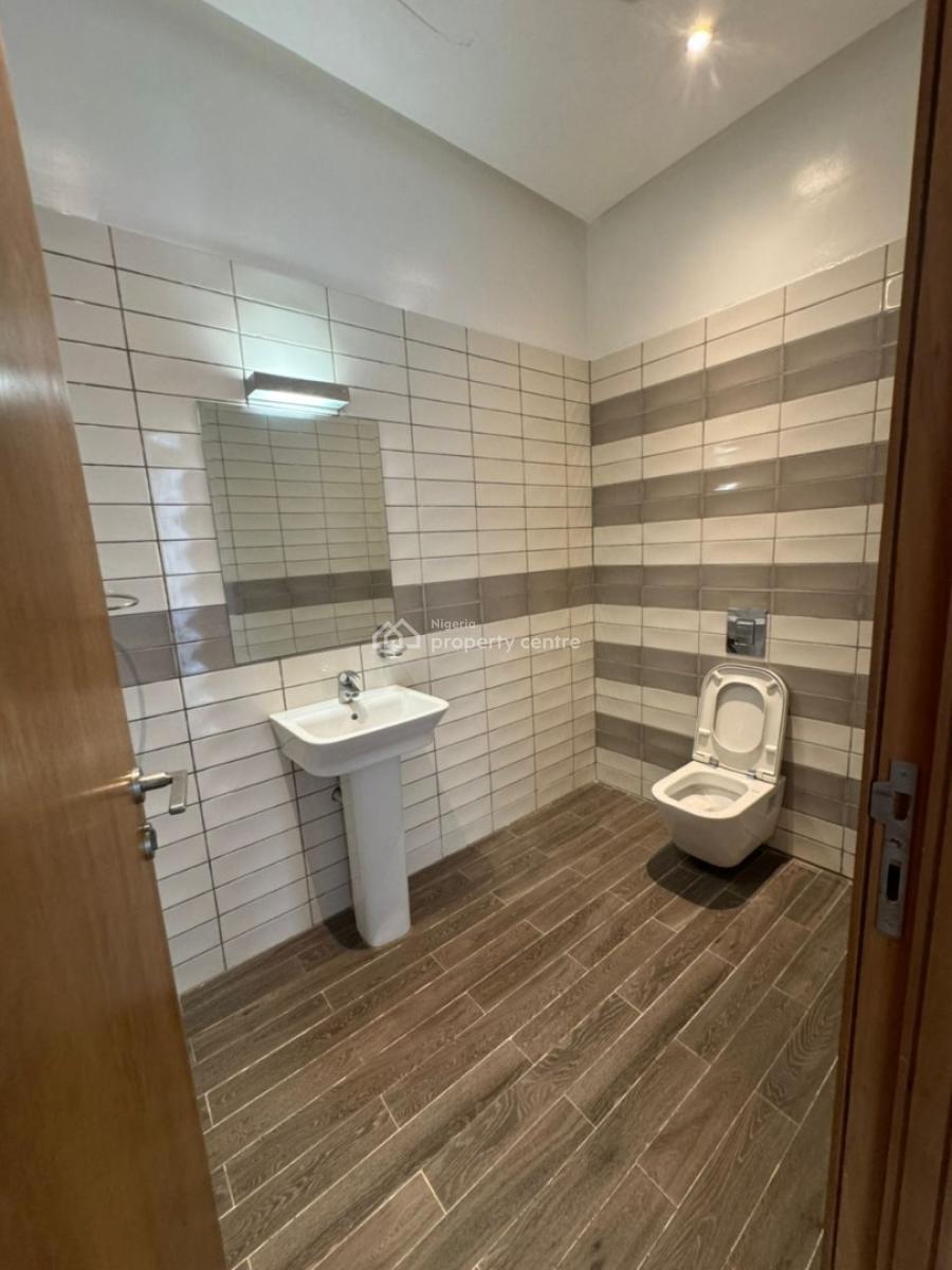 Spacious 3 Bedroom Flat with a Bq Located in Banana Island, Residential Area, Banana Island, Ikoyi, Lagos, Flat / Apartment for Rent