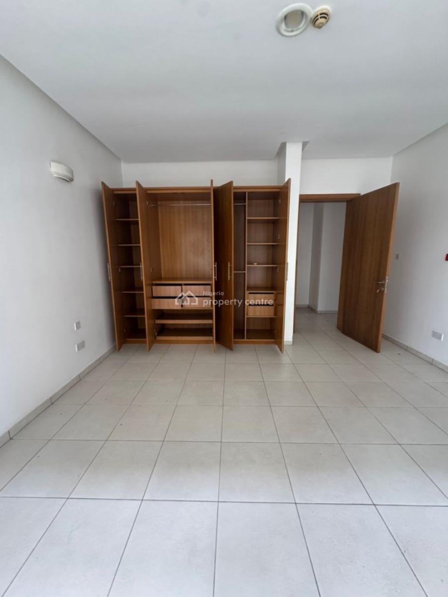 Spacious 3 Bedroom Flat with a Bq Located in Banana Island, Residential Area, Banana Island, Ikoyi, Lagos, Flat / Apartment for Rent