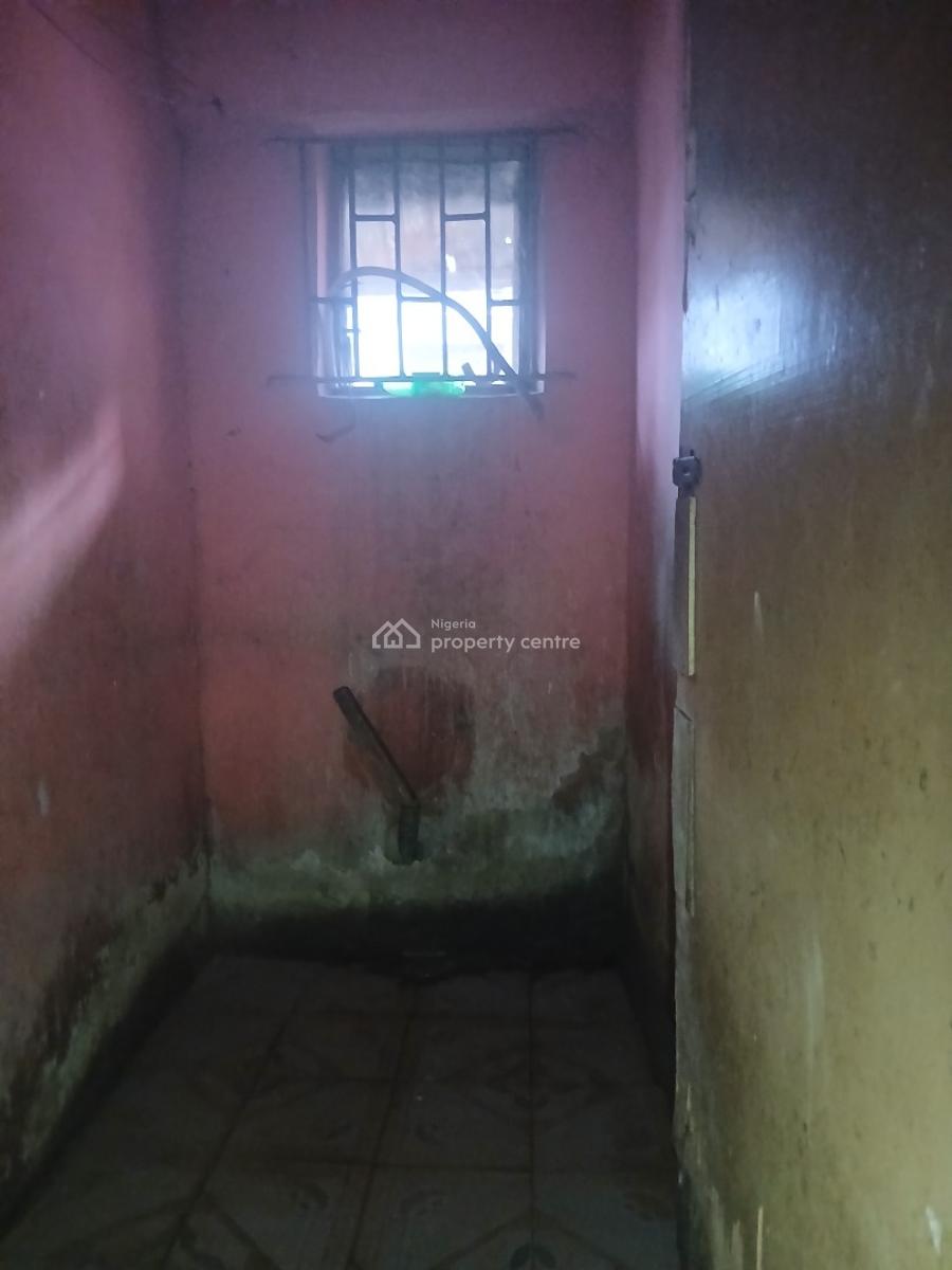 Decent Spacious Self Contain, Yaba, Lagos, Self Contain (single Rooms) for Rent
