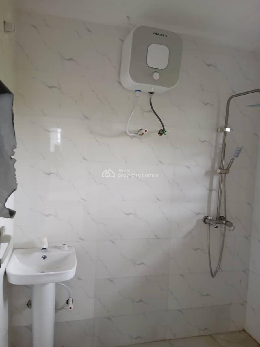 a Luxury 3 Bedrooms Flat with Excel Upstairs and Downstairs, Unity Estate, Badore, Ajah, Lagos, Flat / Apartment for Rent