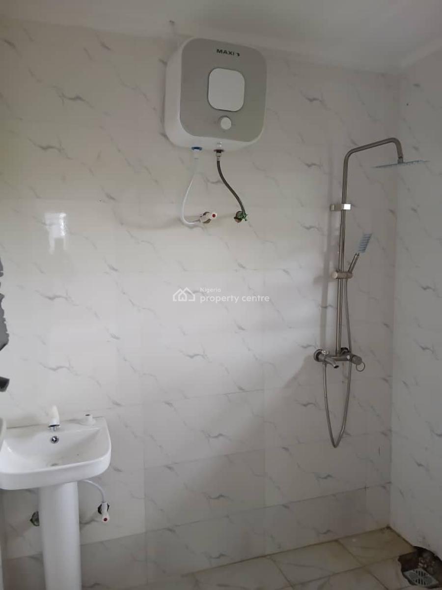 a Luxury 3 Bedrooms Flat with Excel Upstairs and Downstairs, Unity Estate, Badore, Ajah, Lagos, Flat / Apartment for Rent