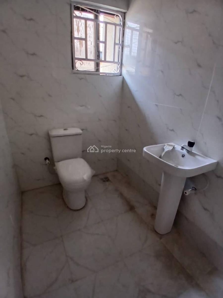 a Luxury 3 Bedrooms Flat with Excel Upstairs and Downstairs, Unity Estate, Badore, Ajah, Lagos, Flat / Apartment for Rent