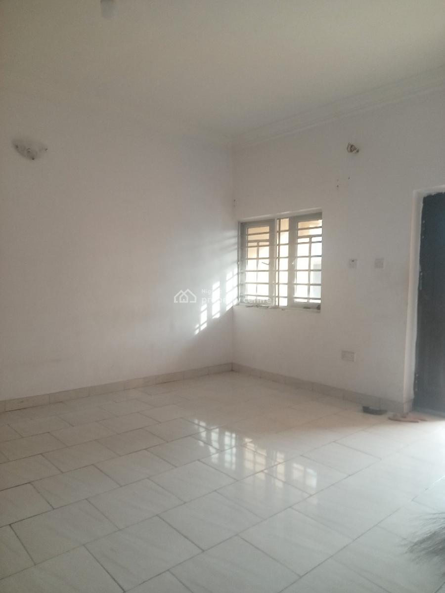 Fantastic Spacious 2 Bedroom Flat, Ldown Estate Okkera  Area Addo Road, Lekki, Lagos, Flat / Apartment for Rent