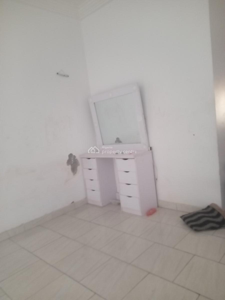 Fantastic Spacious 2 Bedroom Flat, Ldown Estate Okkera  Area Addo Road, Lekki, Lagos, Flat / Apartment for Rent