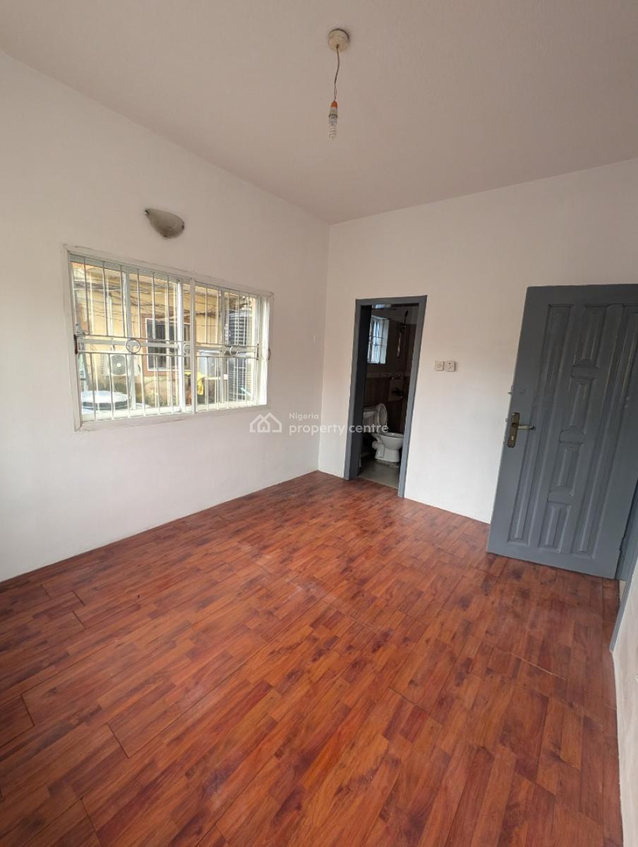 Luxury 2 Bedroom Ensuite Apartment with Pop & Fitted Kitchen, Alpha Beach Road, Igbo Efon, Lekki, Lagos, Flat / Apartment for Sale