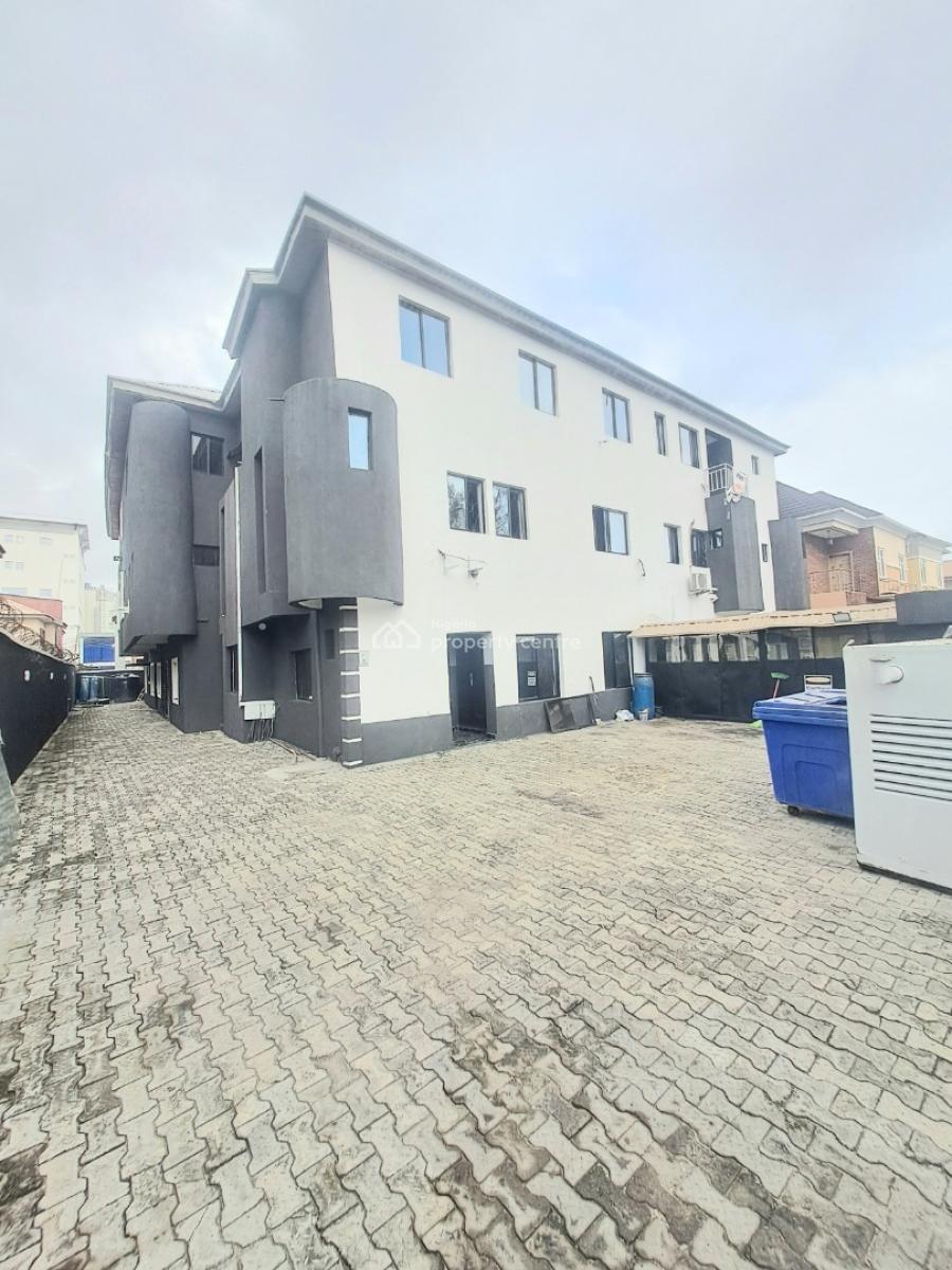 Well Renovated 2 Bedroom Apartment in a Serene Environment, Lekki Phase 1, Lekki, Lagos, Flat / Apartment for Rent