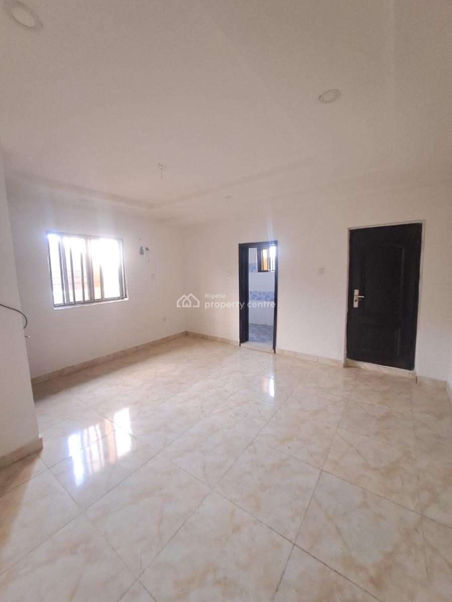 Well Renovated 2 Bedroom Apartment in a Serene Environment, Lekki Phase 1, Lekki, Lagos, Flat / Apartment for Rent