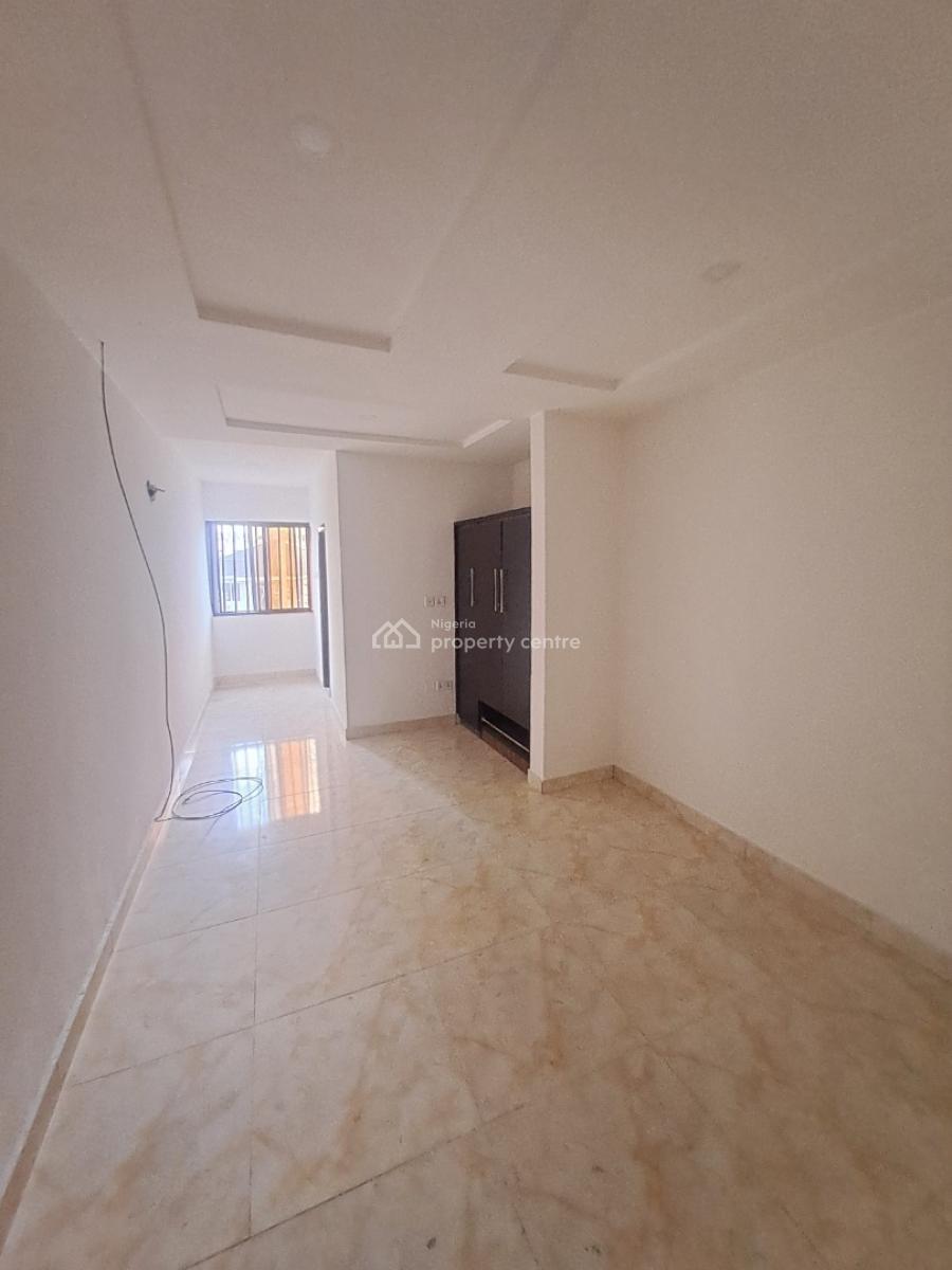 Well Renovated 2 Bedroom Apartment in a Serene Environment, Lekki Phase 1, Lekki, Lagos, Flat / Apartment for Rent