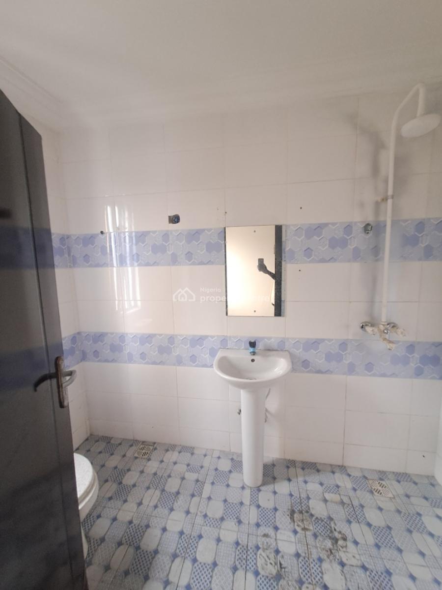 Well Renovated 2 Bedroom Apartment in a Serene Environment, Lekki Phase 1, Lekki, Lagos, Flat / Apartment for Rent