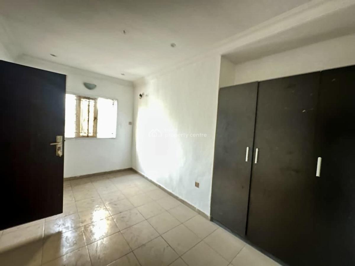 3 Bedroom Apartment (upstairs) Available, Ajah, Lagos, Flat / Apartment for Rent