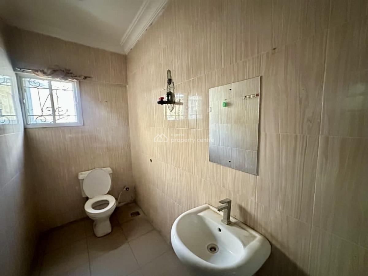3 Bedroom Apartment (upstairs) Available, Ajah, Lagos, Flat / Apartment for Rent