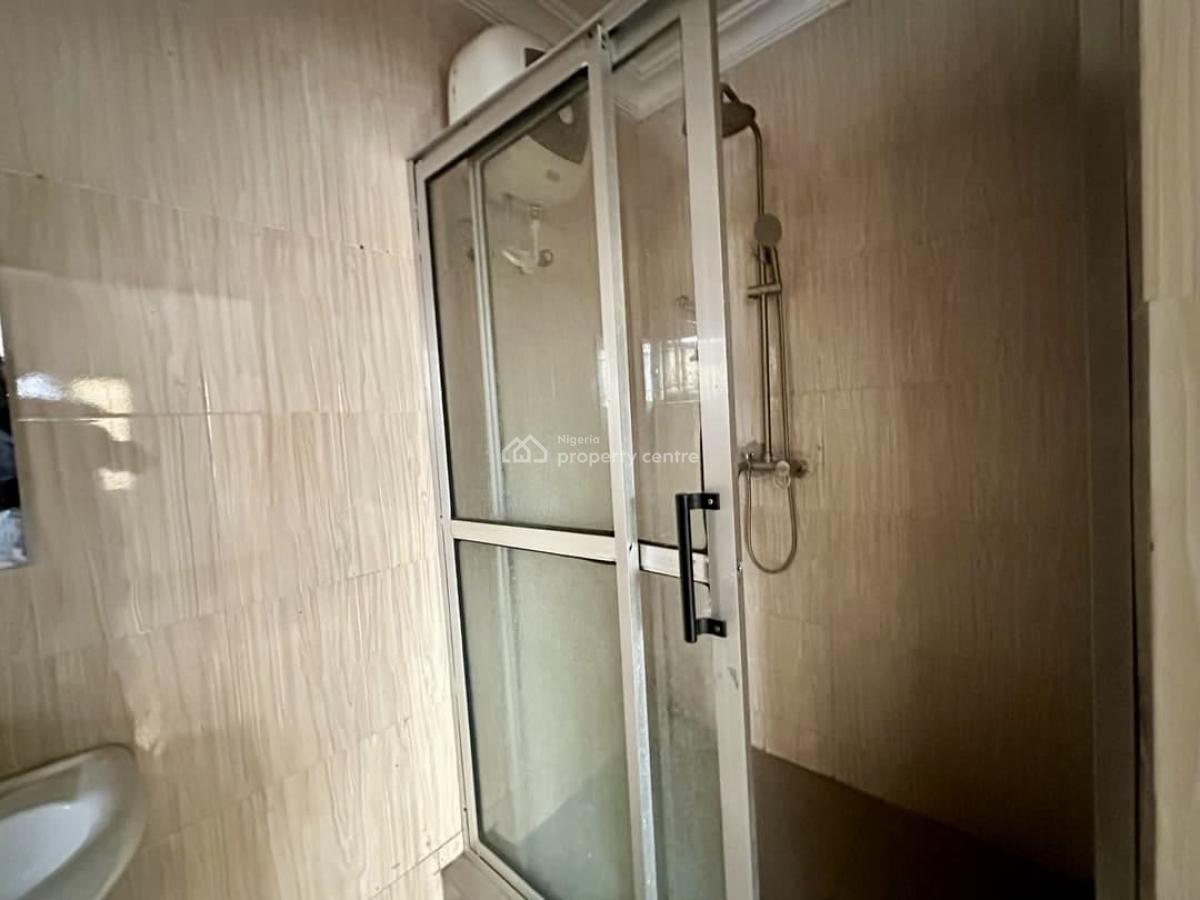 3 Bedroom Apartment (upstairs) Available, Ajah, Lagos, Flat / Apartment for Rent