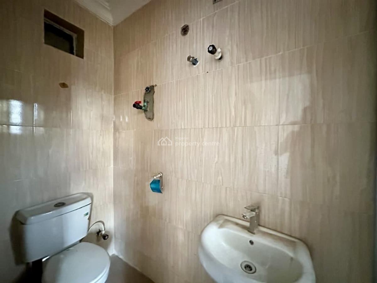 3 Bedroom Apartment (upstairs) Available, Ajah, Lagos, Flat / Apartment for Rent