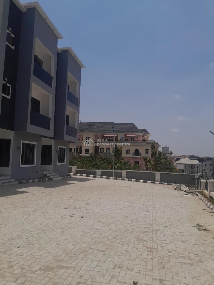 Brand New 4-bedroom Terrace Duplex with Maids Room (bq) -- Prime Guzape, Close to Hmedix, Guzape District, Abuja, Terraced Duplex for Sale