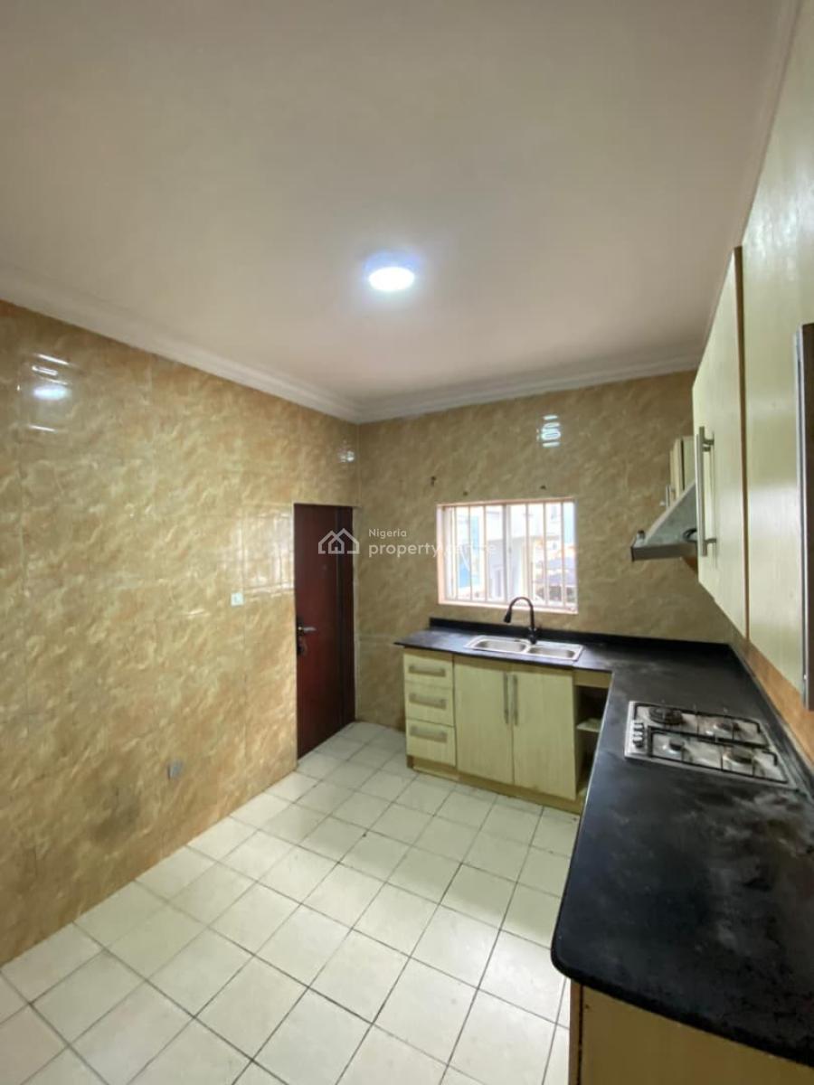 Luxury 2bedroom Apartment (upstairs), Chevron Drive Lekki Lagos, Lekki, Lagos, Flat / Apartment for Rent