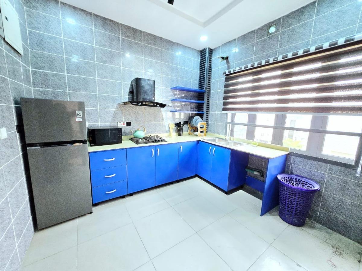 a Serviced and Fully Furnished 2 Bedroom Apartment with an Elevator, Lekki Right, Lekki Phase 1, Lekki, Lagos, Flat / Apartment for Rent