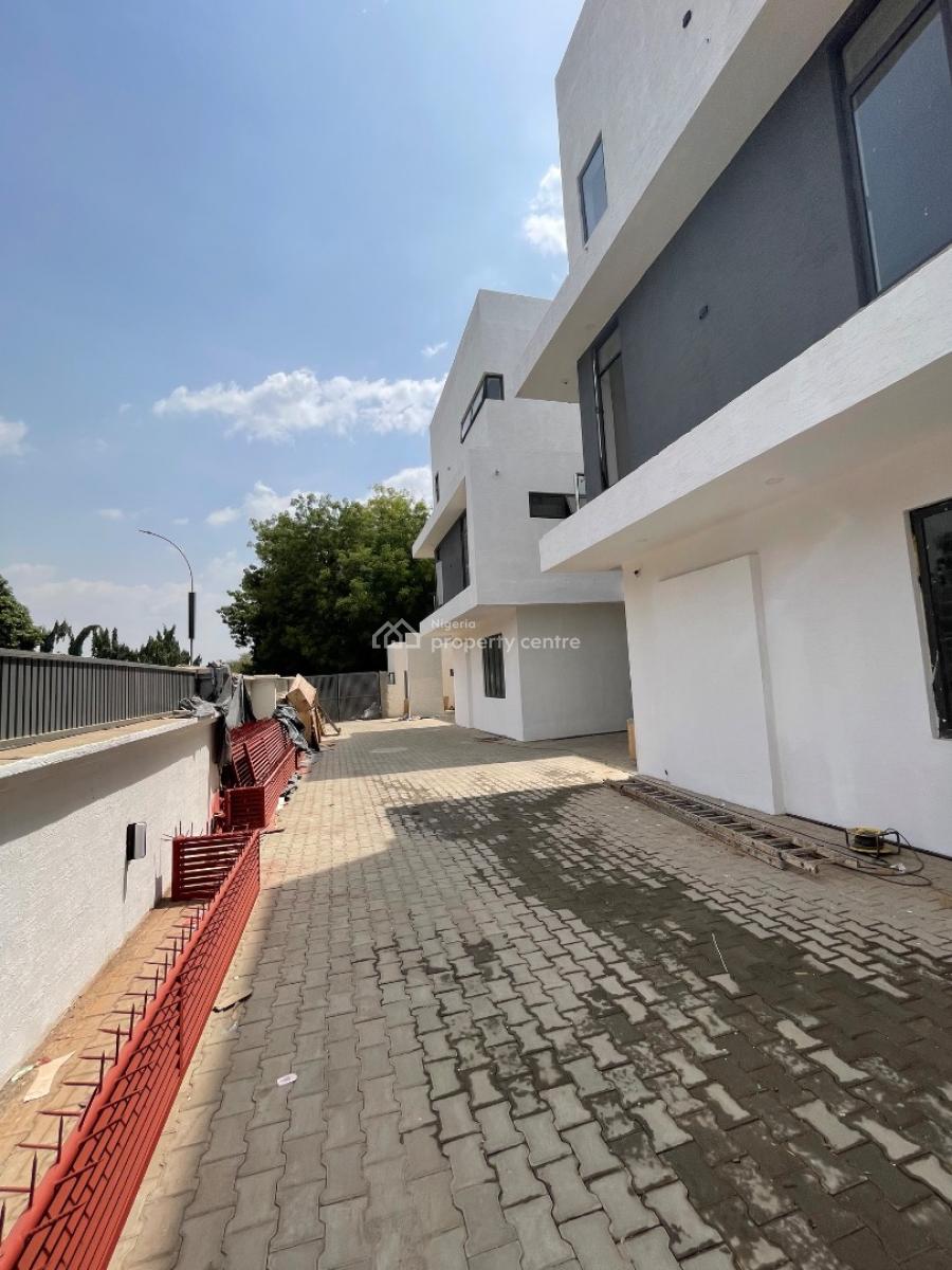 6-bedroom Semidetached with a Room Bq, Maitama District, Abuja, Semi-detached Duplex for Rent