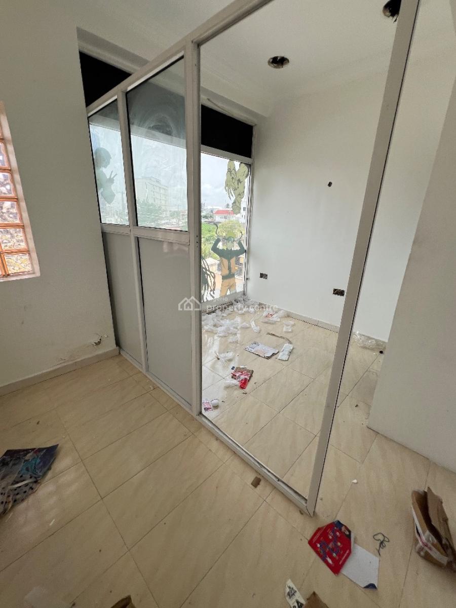 Shop Space Upstairs Facing The Road, Providence Street Lekki Phase 1, Lekki, Lagos, Shop for Rent