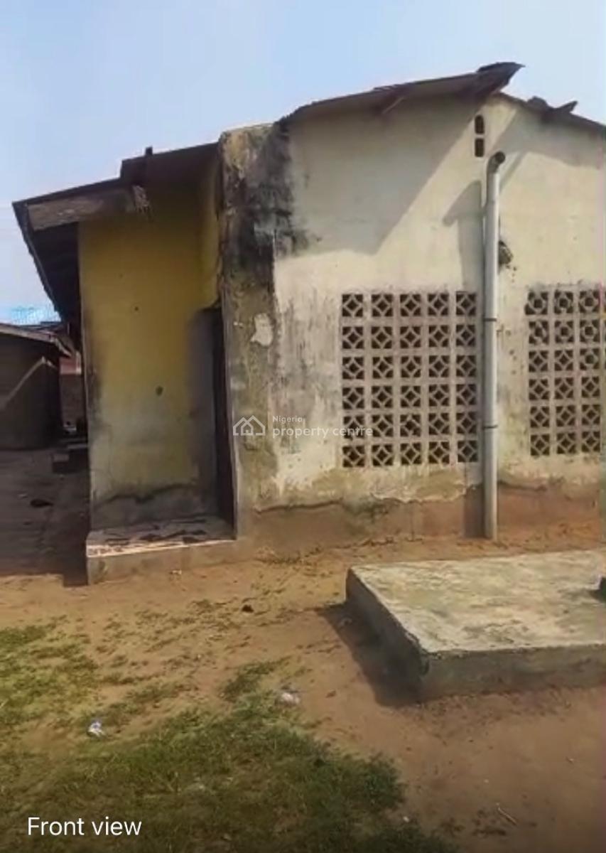 4 Bedroom Flat Bungalow, Universal Crusade Street, Okokomaiko, Ojo, Lagos, Detached Bungalow for Sale