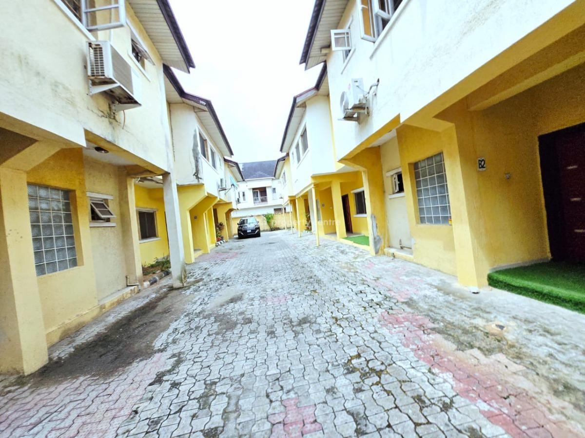 Spacious 3-bedroom + Bq Row Duplex, Osapa, Lekki, Lagos, Terraced Duplex for Sale
