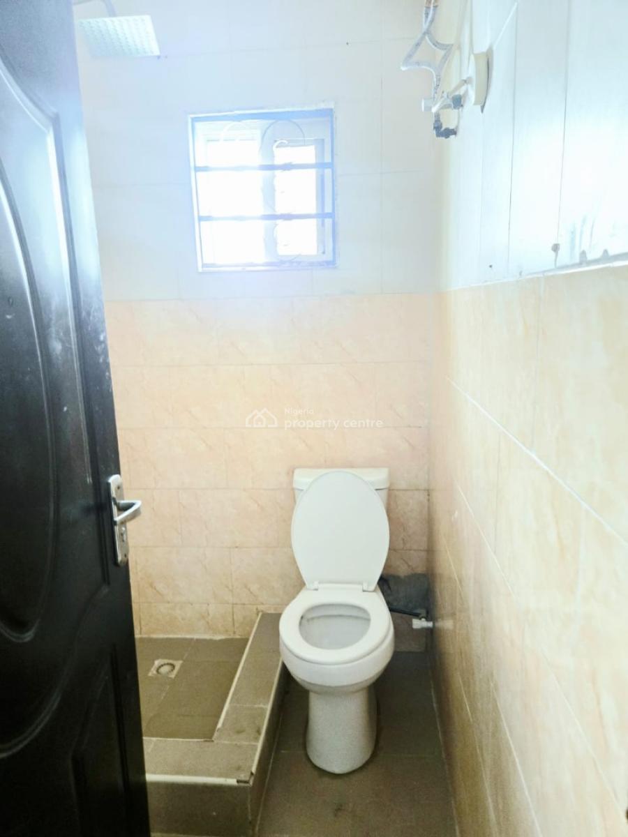 Spacious 3-bedroom + Bq Row Duplex, Osapa, Lekki, Lagos, Terraced Duplex for Sale