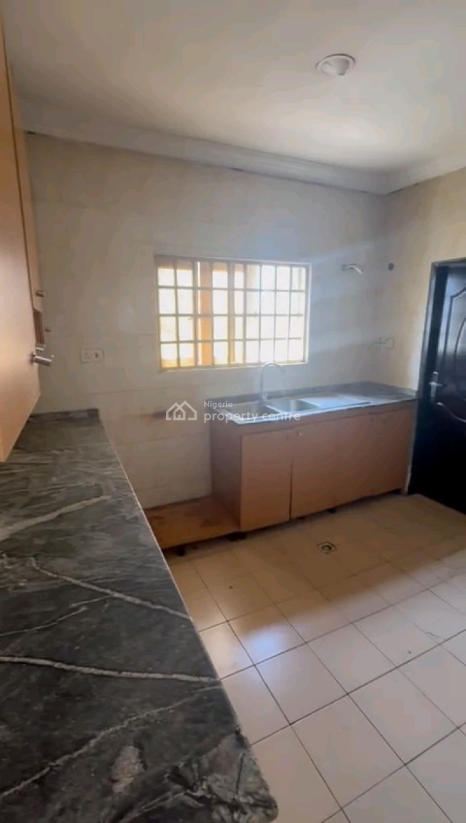 Luxurious 3-bedroom Flat, Behind Victoria Garden Estate, Mabushi, Abuja, Flat / Apartment for Rent