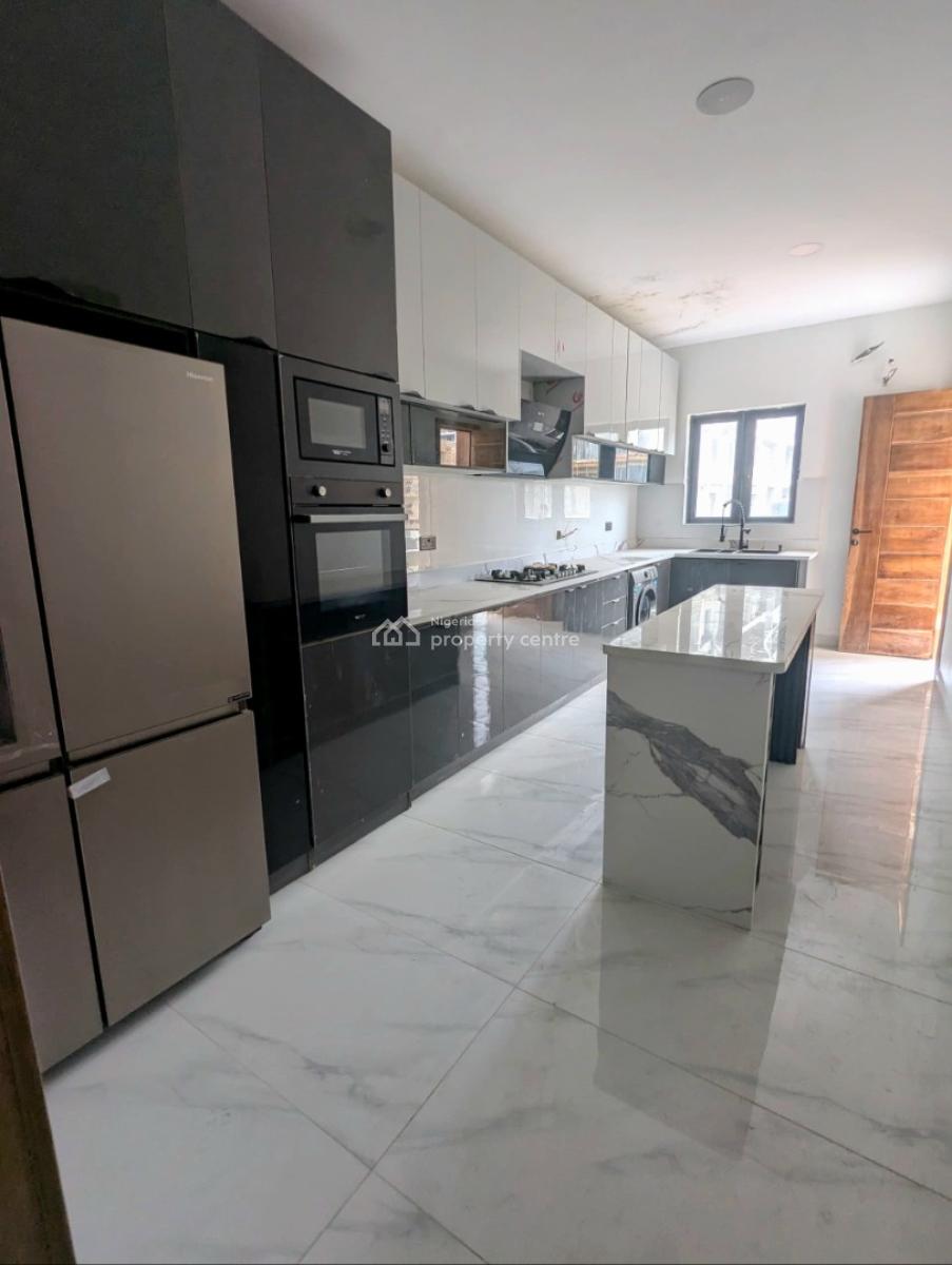 2 Bedroom Apartment with Bq, Off Freedom Way, Lekki Phase 1, Lekki, Lagos, Flat / Apartment for Sale