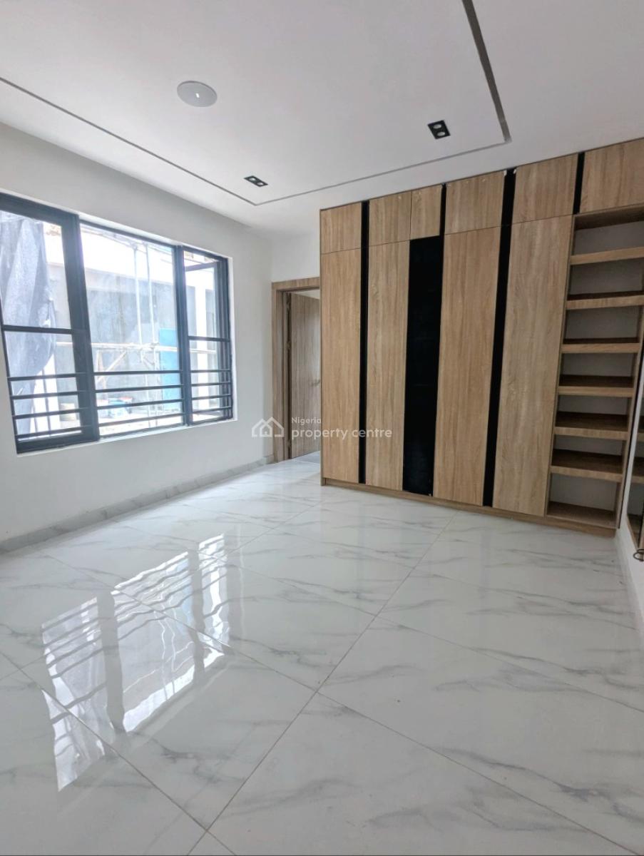 2 Bedroom Apartment with Bq, Off Freedom Way, Lekki Phase 1, Lekki, Lagos, Flat / Apartment for Sale