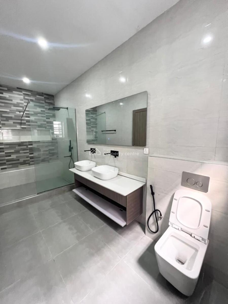 Opulent 3bedroom Serviced Apartment with Gym & Pool in a Secure Estate, Lekki Right, Lekki, Lagos, Flat / Apartment for Sale