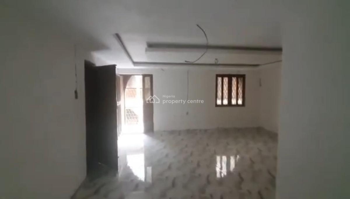 Just Out Executive 3-bedroom Up-flat, Off Pedro Rd, Shomolu, Shomolu, Lagos, Flat / Apartment for Rent