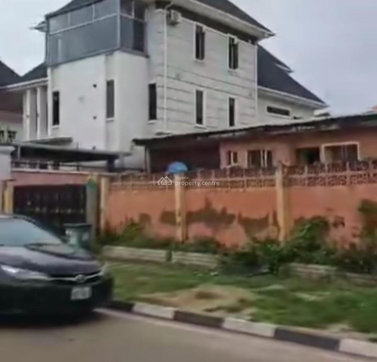 an Old Bungalow on 700sqm of Land in Wuse, Wuse Zone 3, Zone 3, Wuse, Abuja, Detached Bungalow for Sale