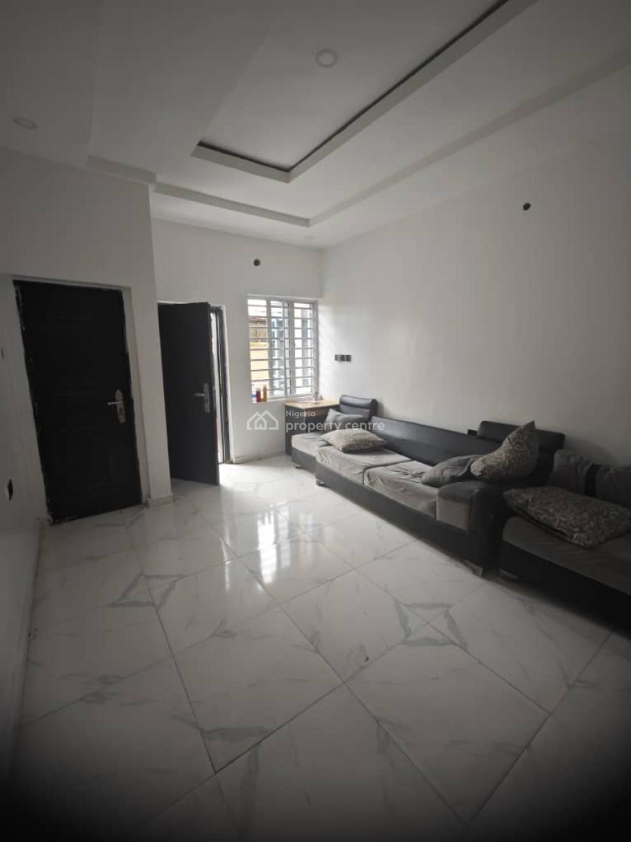 Standard 2 Bedroom Apartment, Mobile Road, Ilaje, Ajah, Lagos, Flat / Apartment for Rent