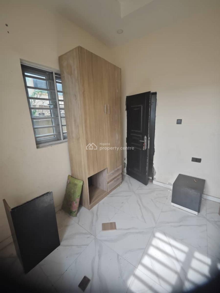 Standard 2 Bedroom Apartment, Mobile Road, Ilaje, Ajah, Lagos, Flat / Apartment for Rent